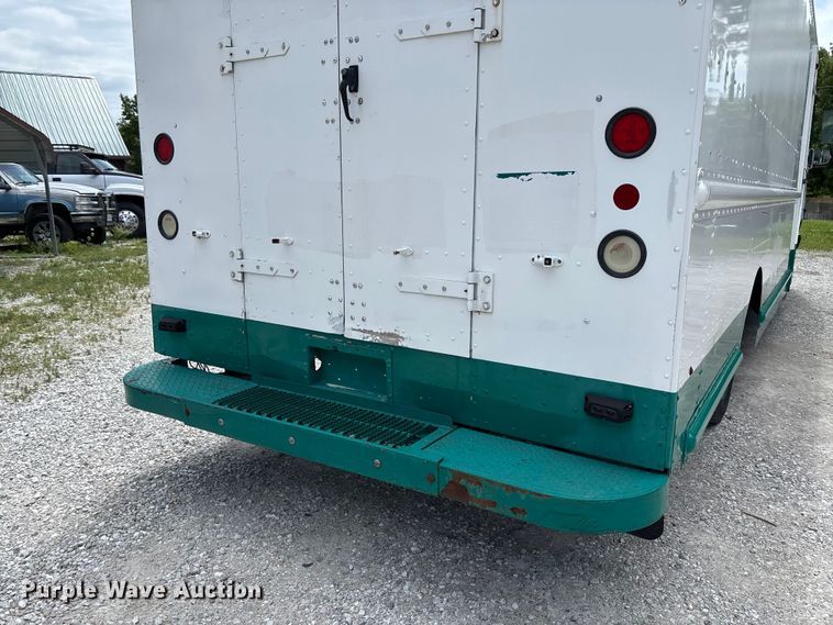 image for item FC5798 2009 Workhorse W42 delivery van