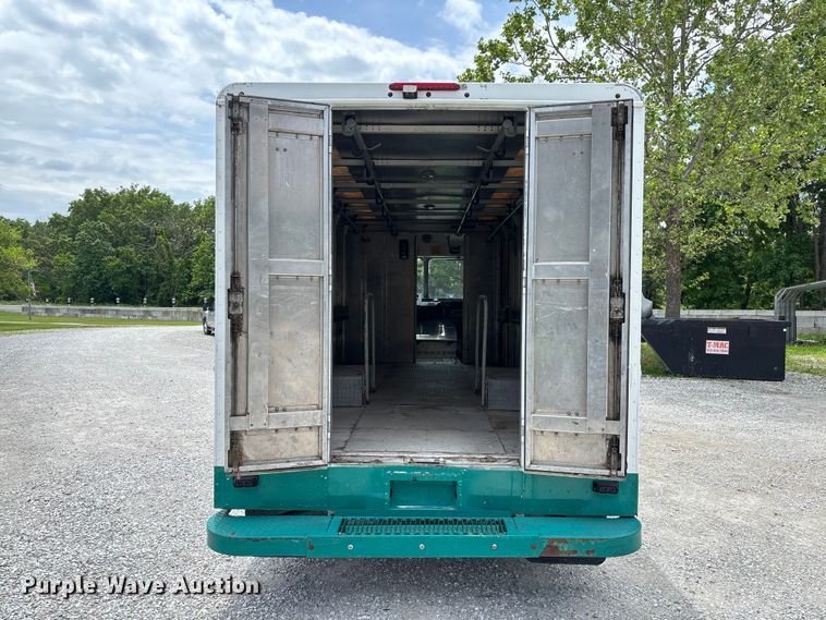 image for item FC5798 2009 Workhorse W42 delivery van