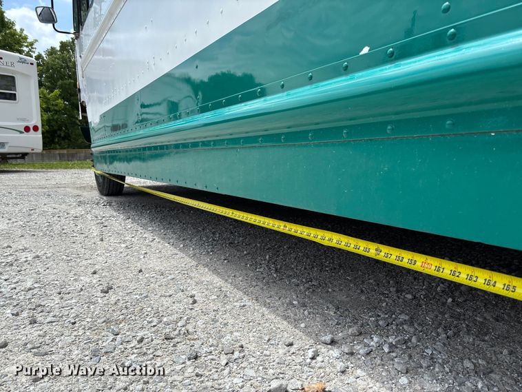 image for item FC5798 2009 Workhorse W42 delivery van