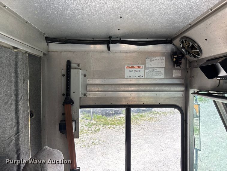 image for item FC5798 2009 Workhorse W42 delivery van
