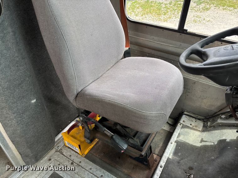 image for item FC5798 2009 Workhorse W42 delivery van