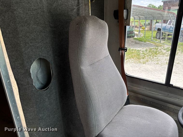 image for item FC5798 2009 Workhorse W42 delivery van