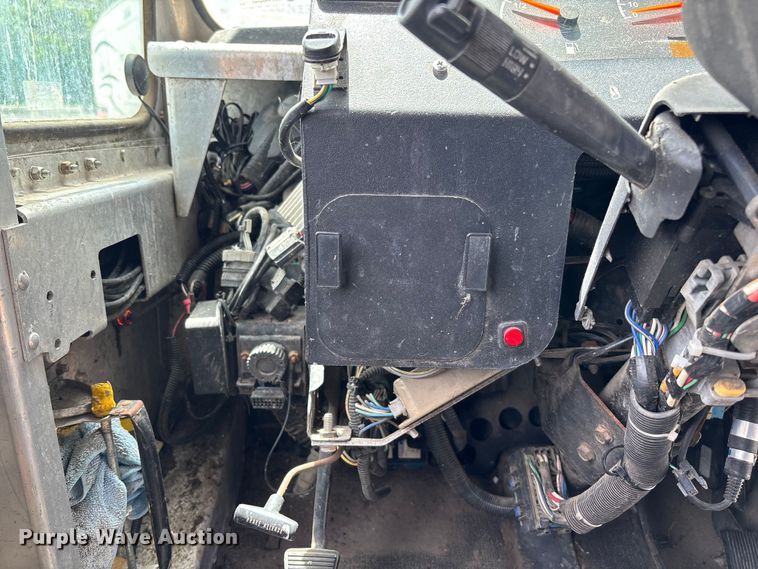 image for item FC5798 2009 Workhorse W42 delivery van