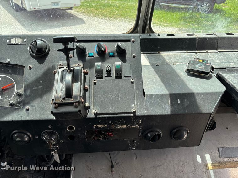 image for item FC5798 2009 Workhorse W42 delivery van