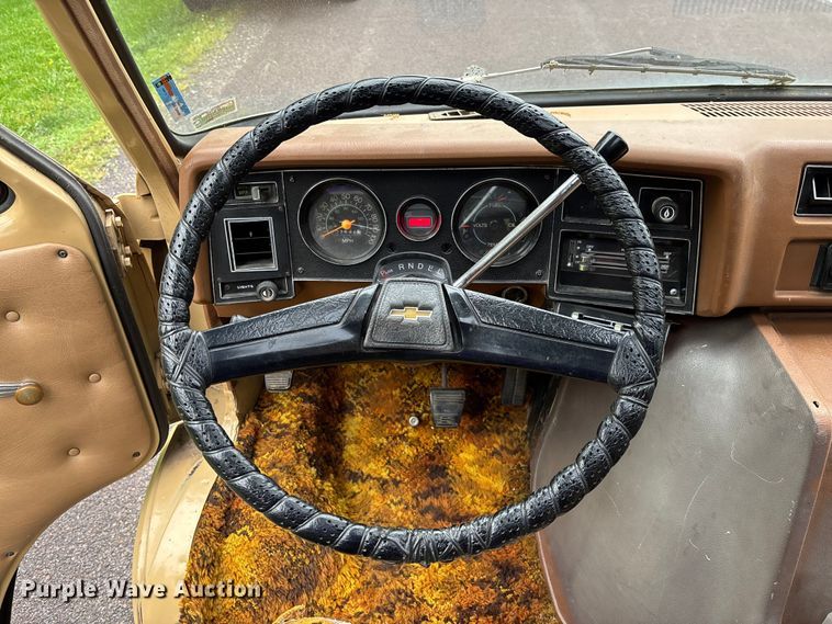image for item FC5802 1976 Chevrolet G20 van