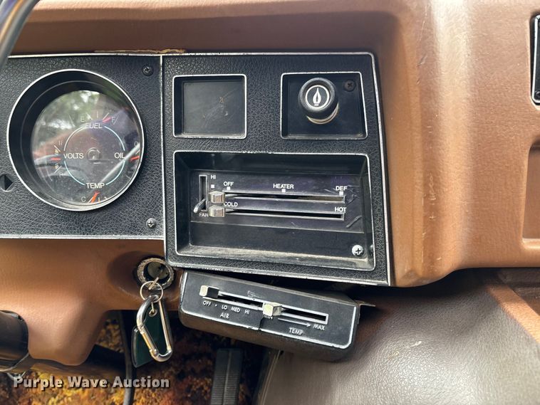 image for item FC5802 1976 Chevrolet G20 van