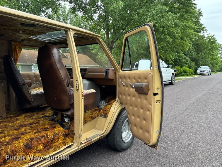 image for item FC5802 1976 Chevrolet G20 van
