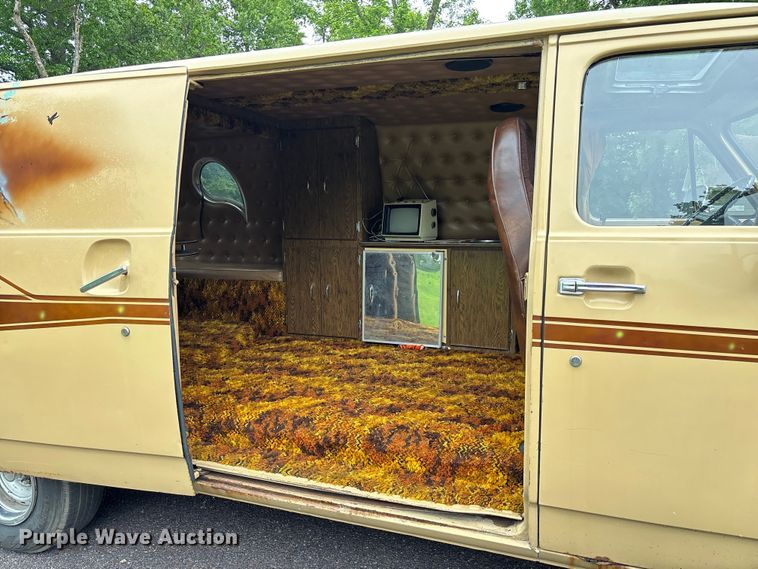 image for item FC5802 1976 Chevrolet G20 van