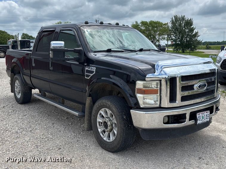 image for item FC5827 2008 Ford F250 Super Duty Crew Cab pickup truck