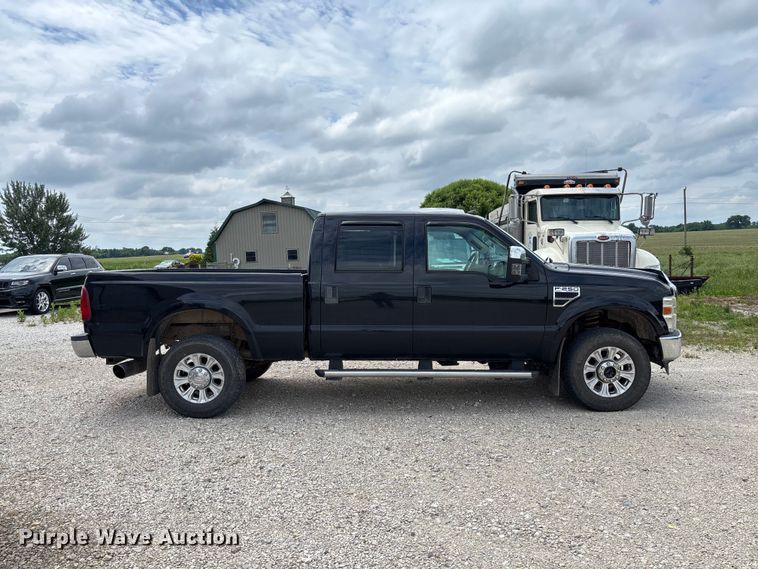 image for item FC5827 2008 Ford F250 Super Duty Crew Cab pickup truck
