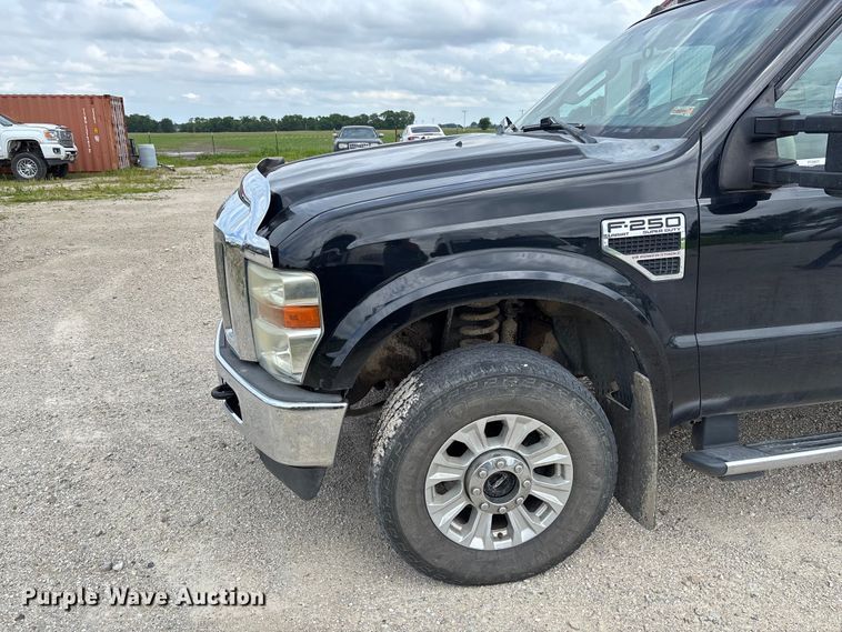 image for item FC5827 2008 Ford F250 Super Duty Crew Cab pickup truck