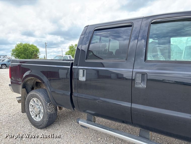image for item FC5827 2008 Ford F250 Super Duty Crew Cab pickup truck