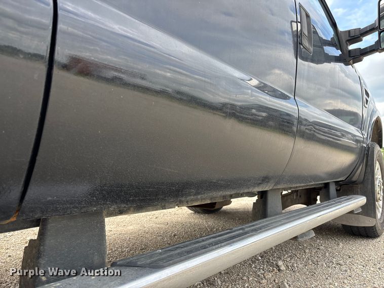 image for item FC5827 2008 Ford F250 Super Duty Crew Cab pickup truck