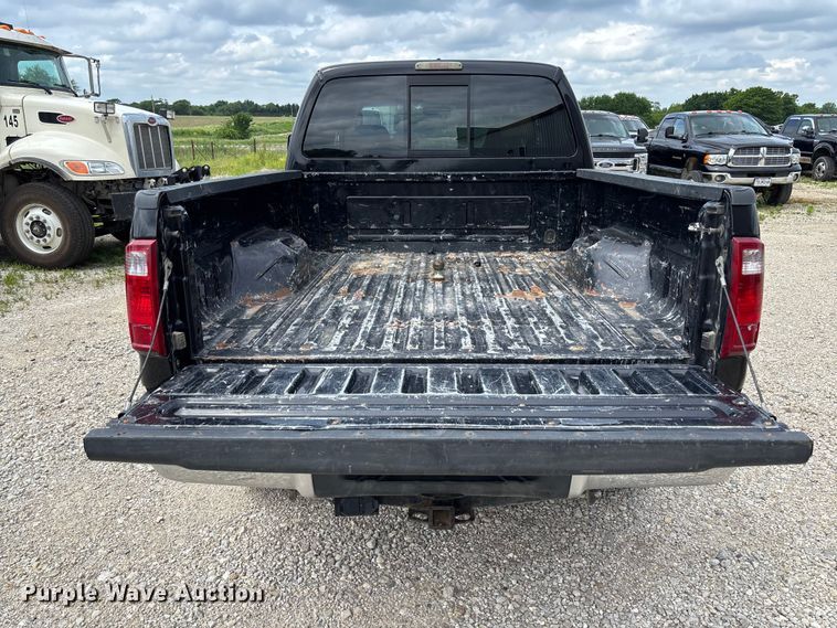 image for item FC5827 2008 Ford F250 Super Duty Crew Cab pickup truck