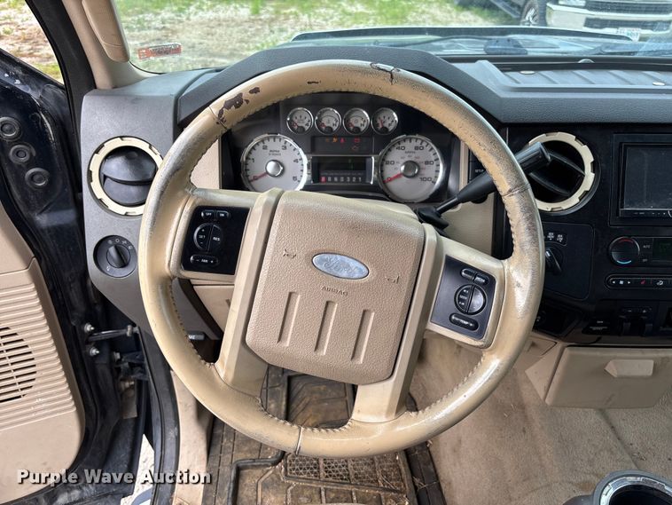 image for item FC5827 2008 Ford F250 Super Duty Crew Cab pickup truck