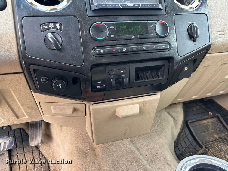 image for item FC5827 2008 Ford F250 Super Duty Crew Cab pickup truck