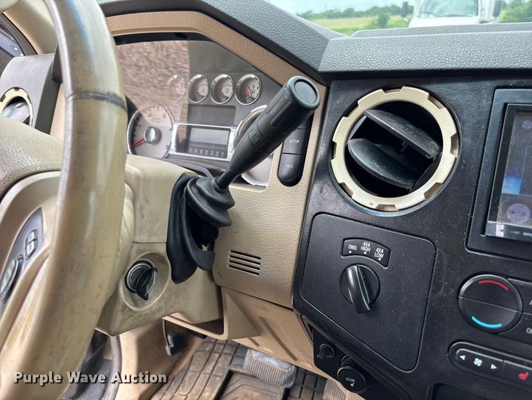 image for item FC5827 2008 Ford F250 Super Duty Crew Cab pickup truck