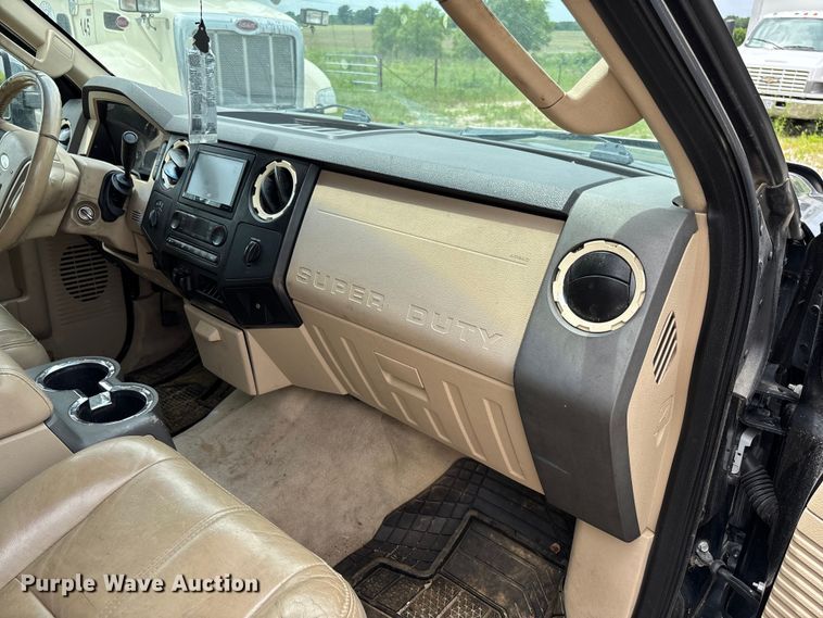 image for item FC5827 2008 Ford F250 Super Duty Crew Cab pickup truck