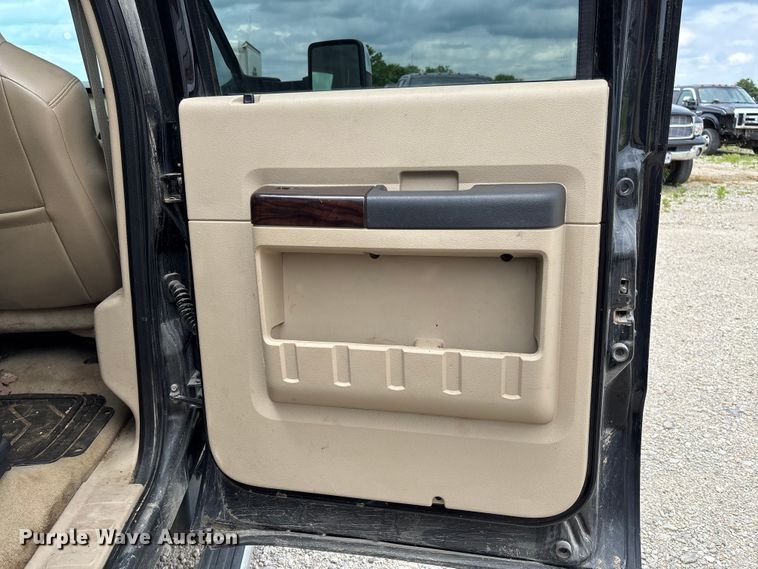 image for item FC5827 2008 Ford F250 Super Duty Crew Cab pickup truck