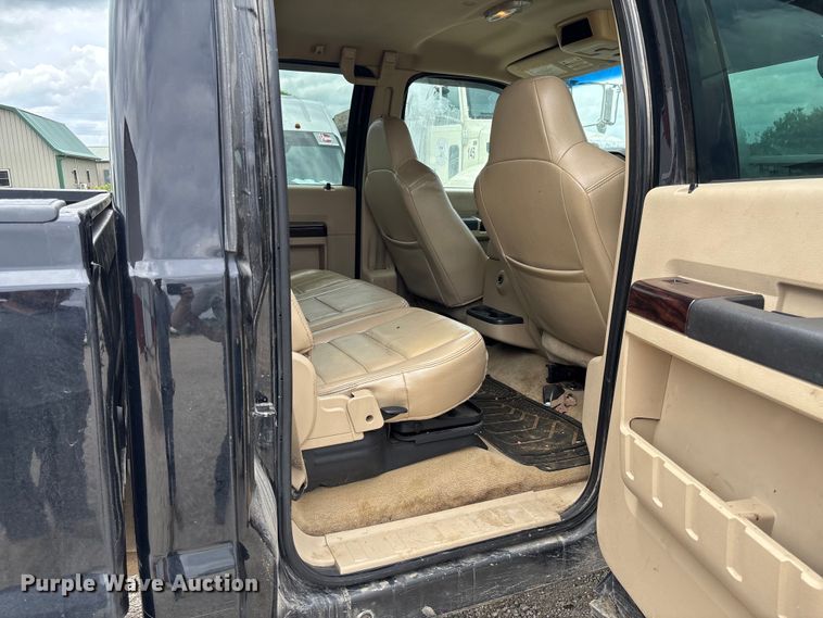 image for item FC5827 2008 Ford F250 Super Duty Crew Cab pickup truck