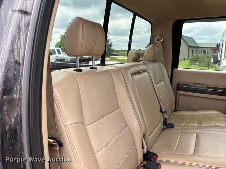 image for item FC5827 2008 Ford F250 Super Duty Crew Cab pickup truck