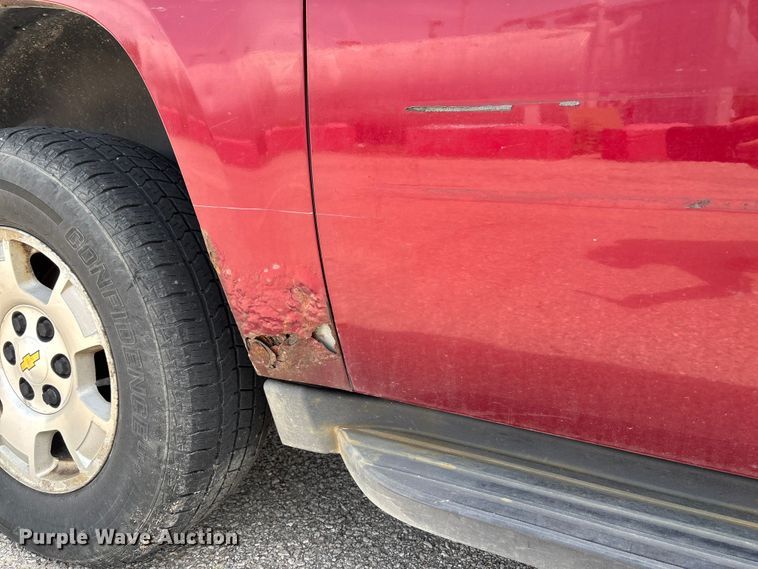 image for item FC5838 2010 Chevrolet Suburban SUV