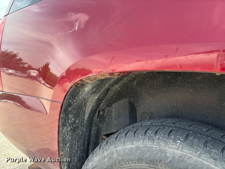 image for item FC5838 2010 Chevrolet Suburban SUV