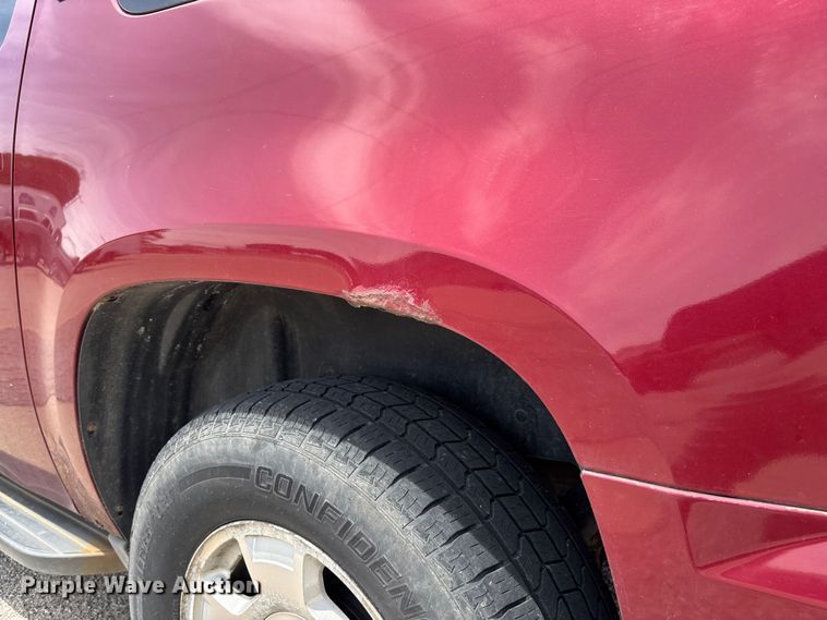 image for item FC5838 2010 Chevrolet Suburban SUV