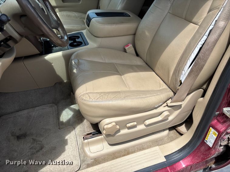 image for item FC5838 2010 Chevrolet Suburban SUV