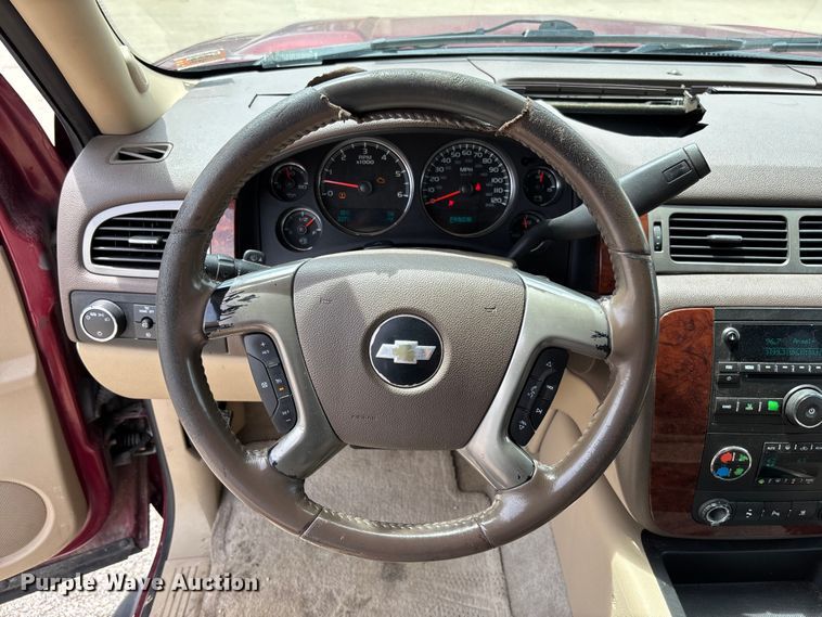 image for item FC5838 2010 Chevrolet Suburban SUV