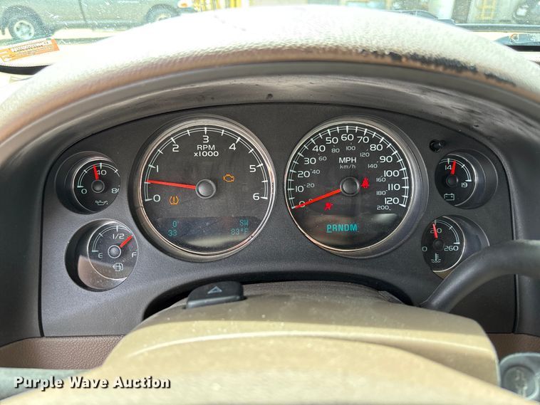 image for item FC5838 2010 Chevrolet Suburban SUV