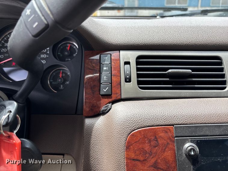 image for item FC5838 2010 Chevrolet Suburban SUV