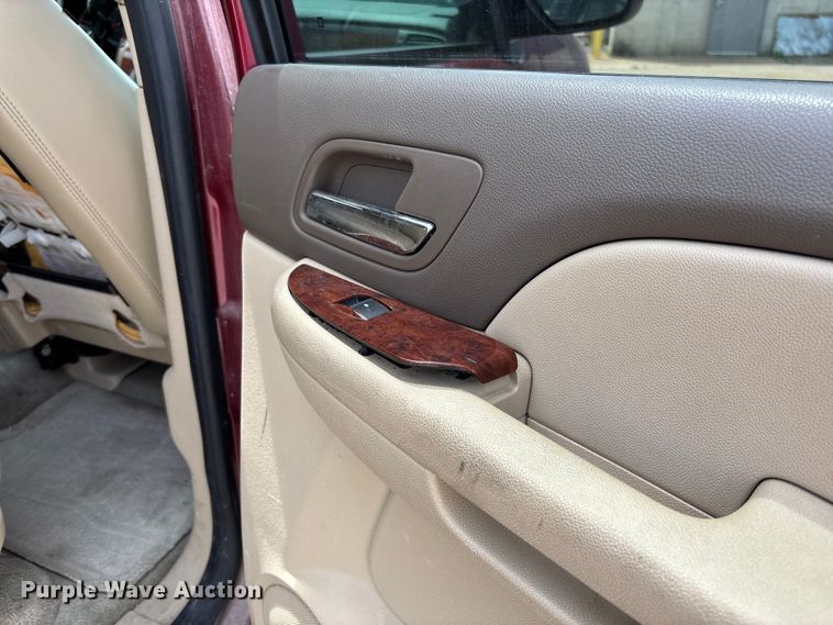 image for item FC5838 2010 Chevrolet Suburban SUV