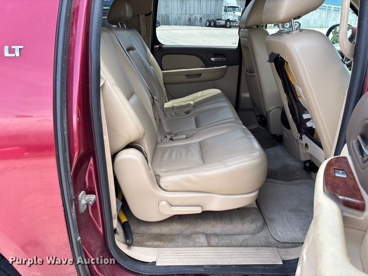 image for item FC5838 2010 Chevrolet Suburban SUV