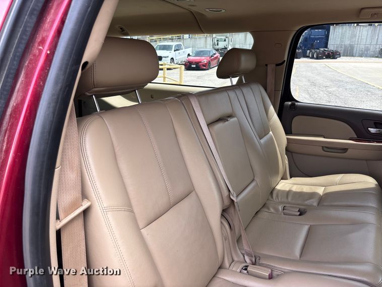 image for item FC5838 2010 Chevrolet Suburban SUV
