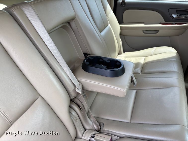 image for item FC5838 2010 Chevrolet Suburban SUV
