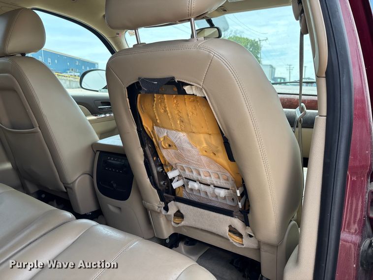 image for item FC5838 2010 Chevrolet Suburban SUV
