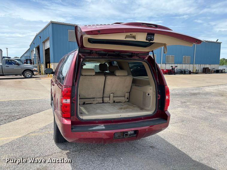 image for item FC5838 2010 Chevrolet Suburban SUV