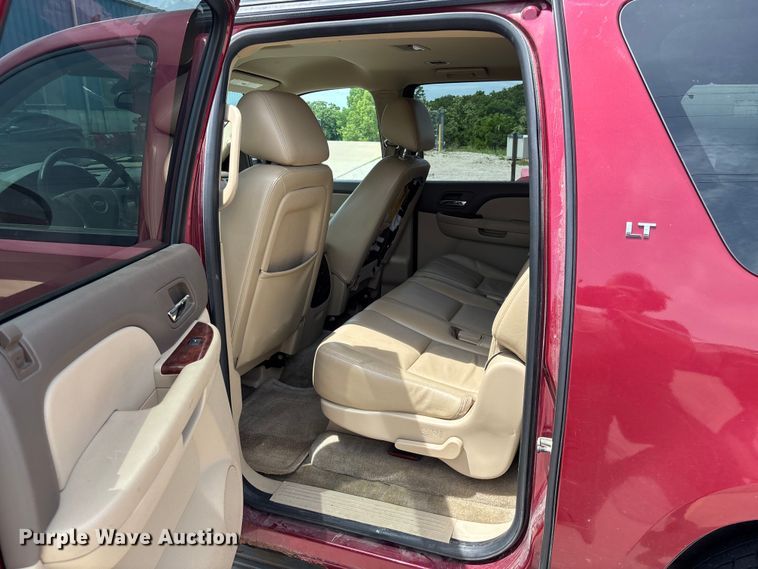 image for item FC5838 2010 Chevrolet Suburban SUV