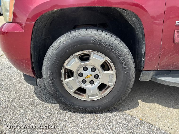 image for item FC5838 2010 Chevrolet Suburban SUV