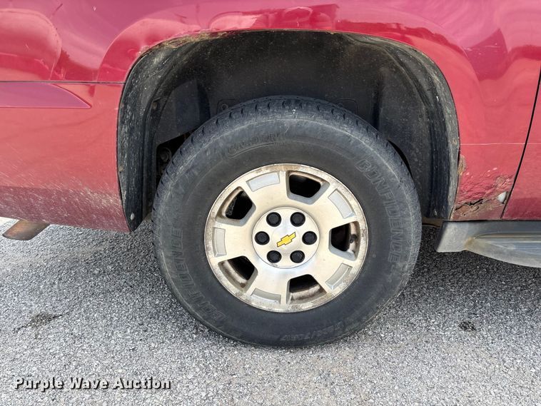 image for item FC5838 2010 Chevrolet Suburban SUV