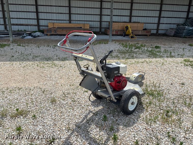 image for item FC5839 2017 Dosko 337-13HC stump grinder