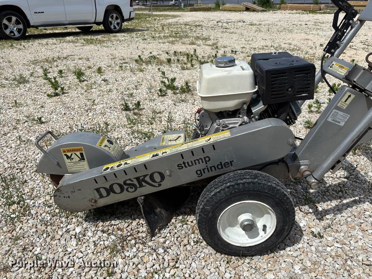 image for item FC5839 2017 Dosko 337-13HC stump grinder