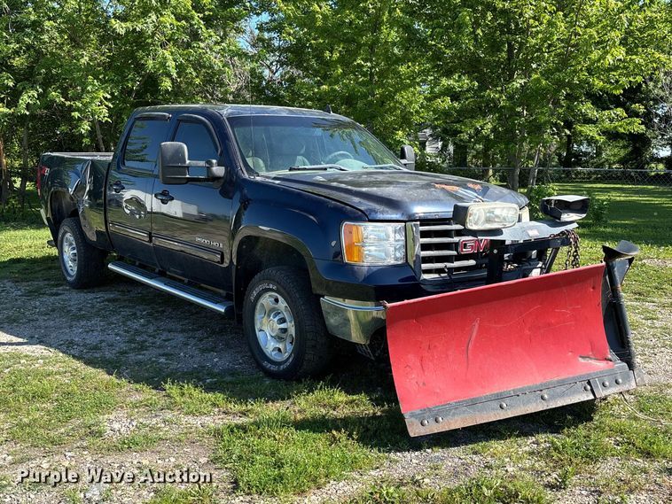 image for item FC5852 2009 GMC Sierra 2500HD Crew Cab pickup truck