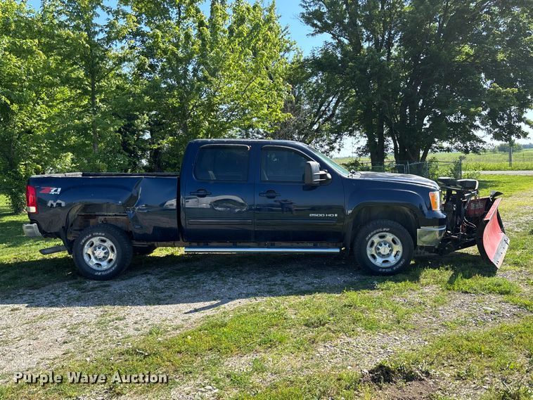 image for item FC5852 2009 GMC Sierra 2500HD Crew Cab pickup truck
