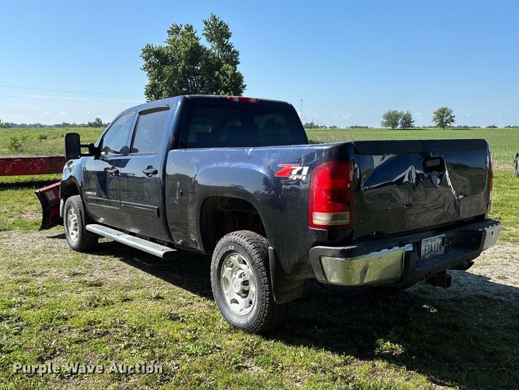 image for item FC5852 2009 GMC Sierra 2500HD Crew Cab pickup truck