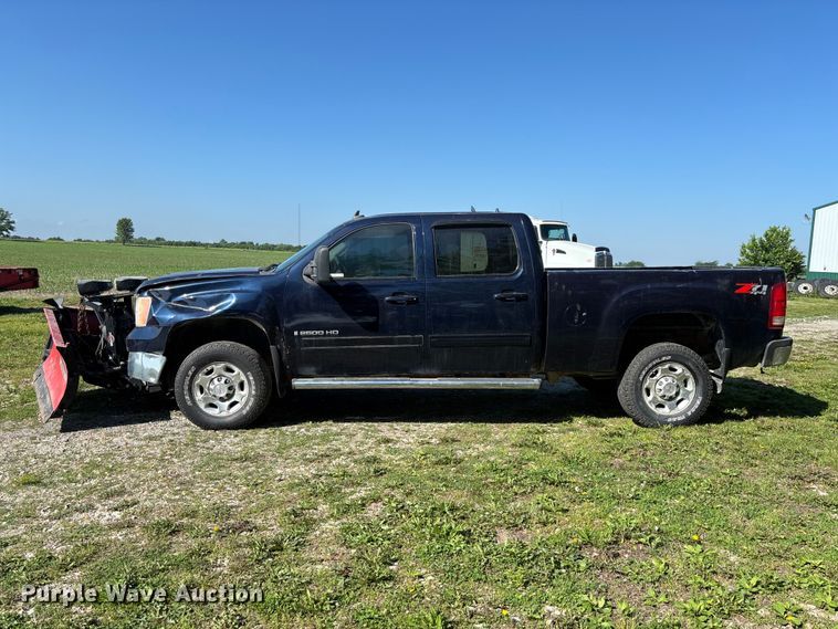 image for item FC5852 2009 GMC Sierra 2500HD Crew Cab pickup truck