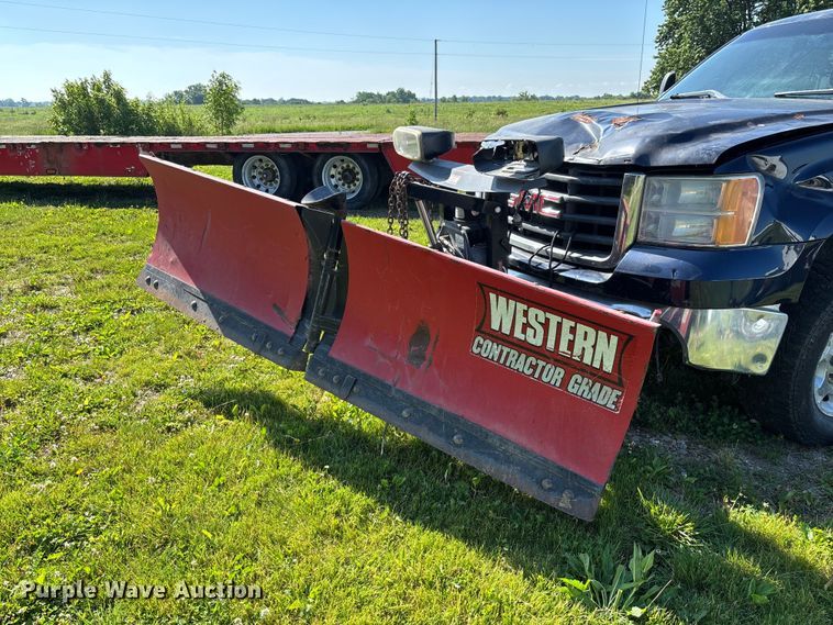 image for item FC5852 2009 GMC Sierra 2500HD Crew Cab pickup truck