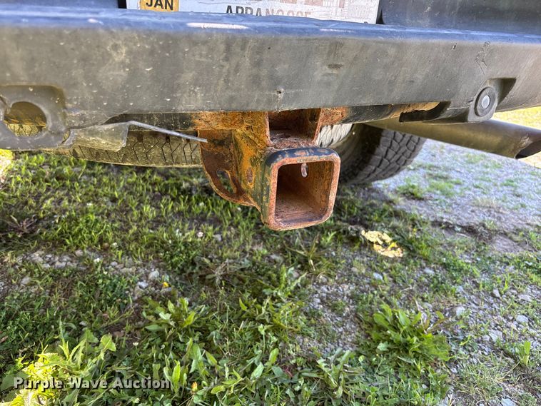 image for item FC5852 2009 GMC Sierra 2500HD Crew Cab pickup truck