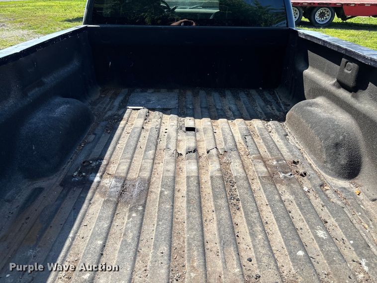 image for item FC5852 2009 GMC Sierra 2500HD Crew Cab pickup truck
